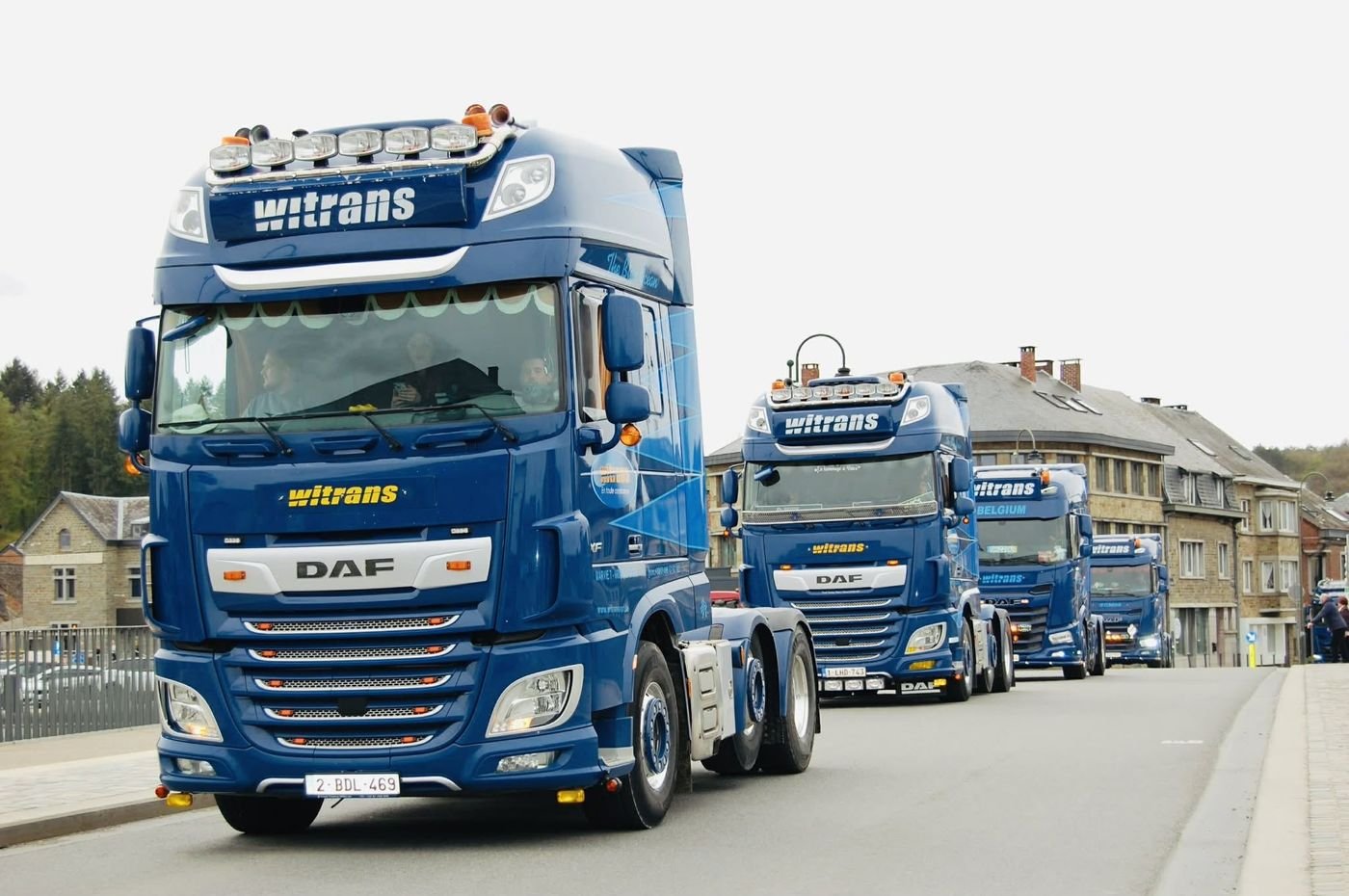 Équipe Witrans SRL — transport exceptionnel depuis 1988